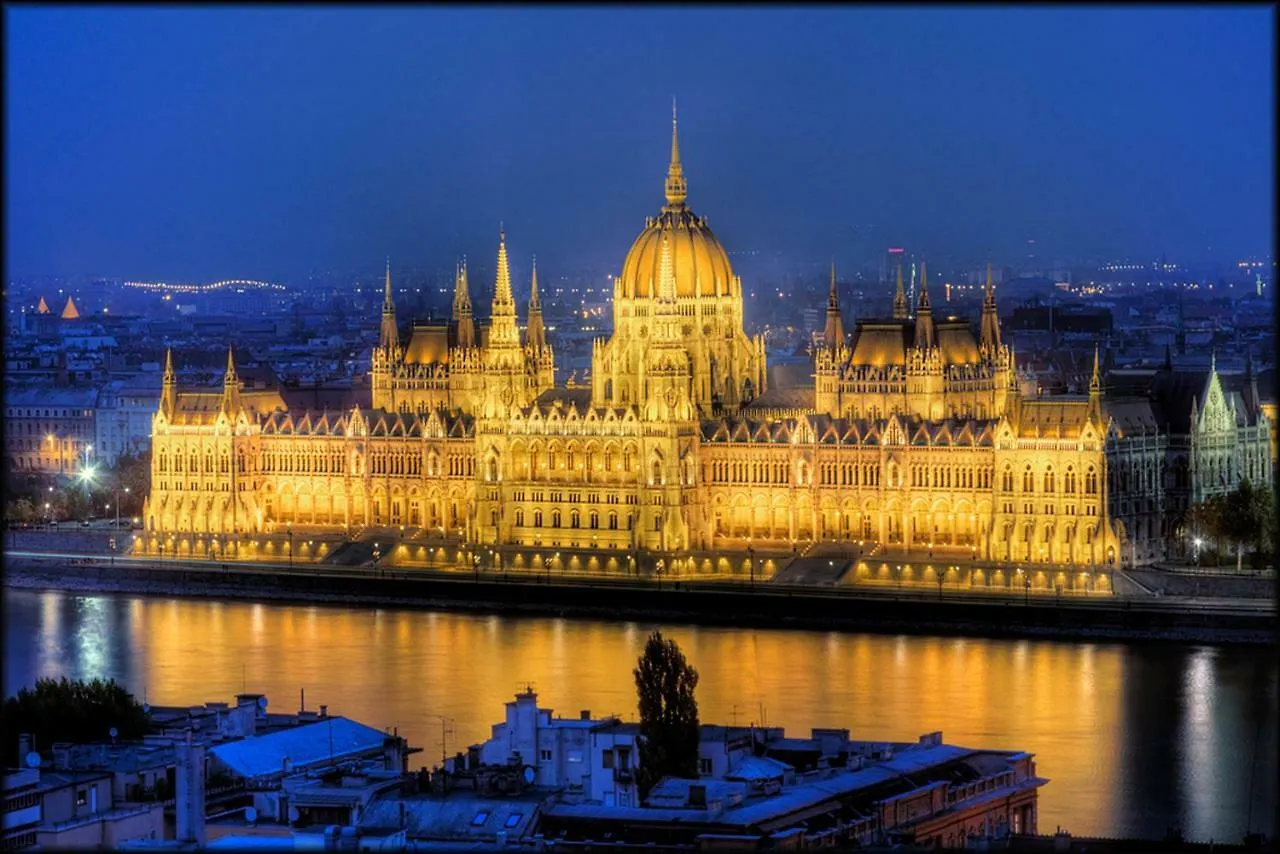 Top Location 2 Bedrooms - 2 Bathrooms Budapeste Apartamento