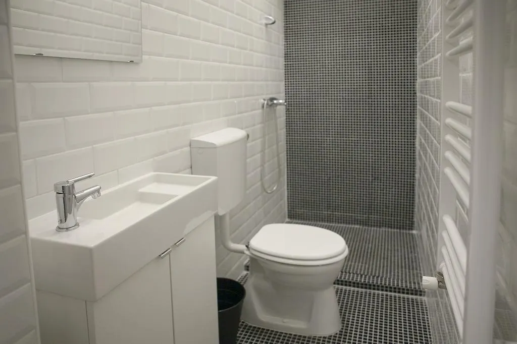 Quiet And Central 2 Bedrooms 2 Bathrooms Apartment In The Heart Of Budapest