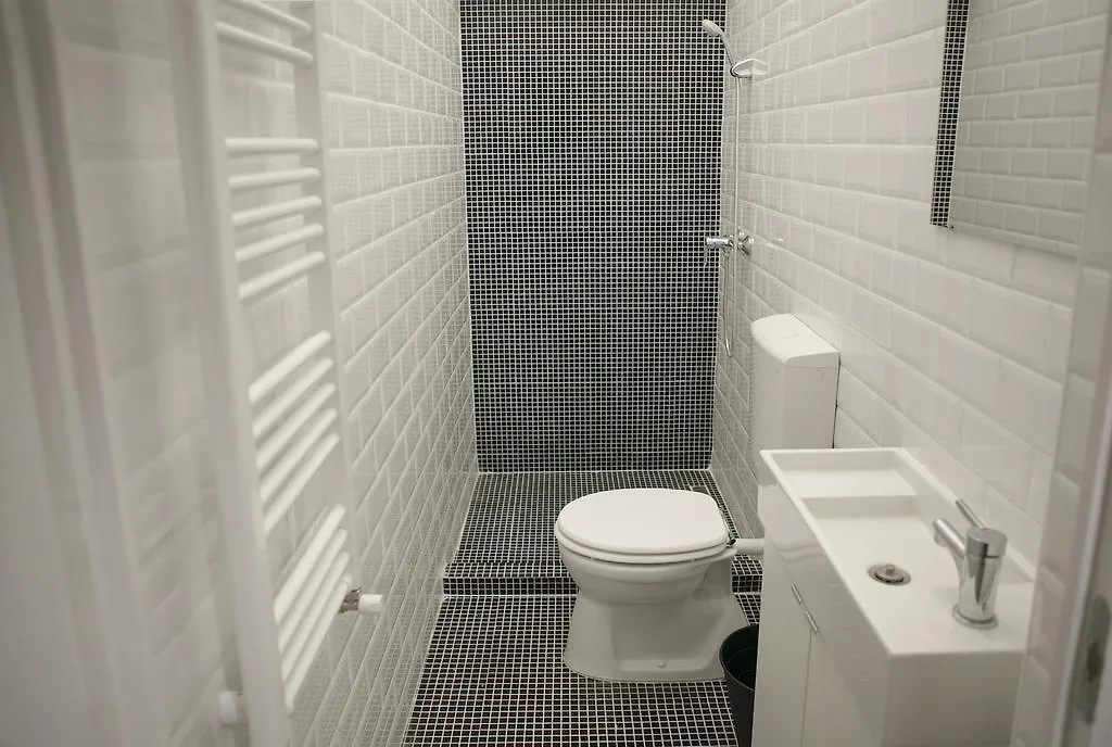 Quiet And Central 2 Bedrooms 2 Bathrooms Apartment In The Heart Of Budapest
